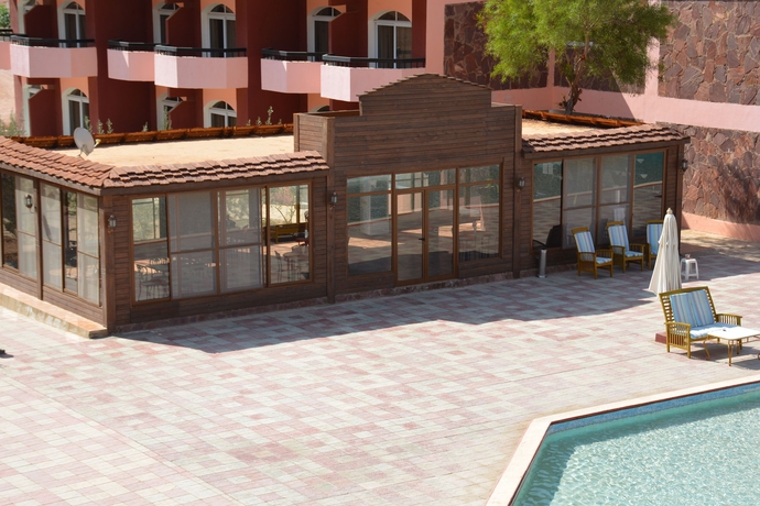 Imagen del bar/restaurante del Hotel Morgenland St. Catherine. Foto 7