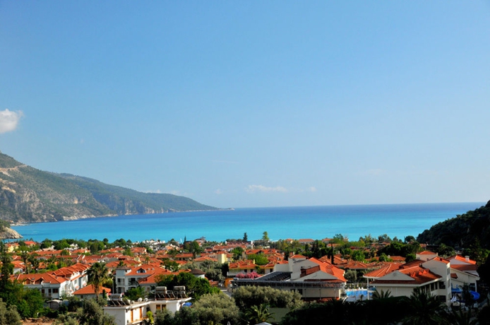 Imagen de los exteriores del Hotel Morina. Foto 9