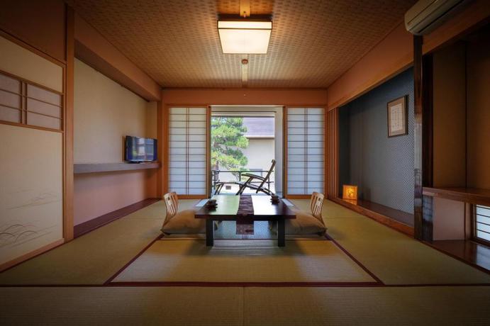Imagen de la habitación del Hotel Mori-no-yu. Foto 11