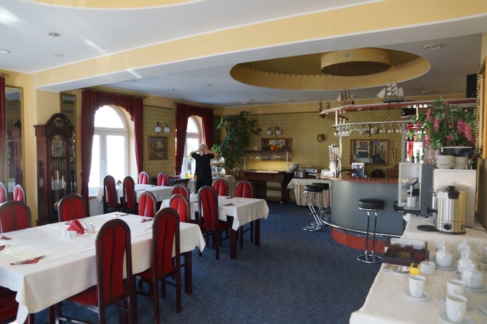 Imagen del bar/restaurante del Hotel Moris Boutique Beach. Foto 2