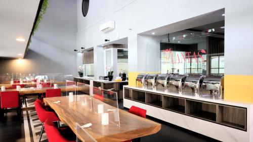 Imagen general del Hotel Moritz RSAB Harapan Kita. Foto 1