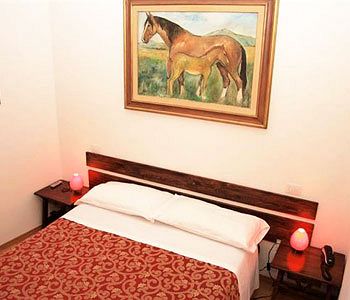 Imagen de los interiores del Hotel Morlacchi. Foto 11