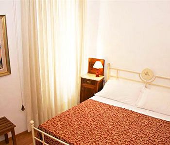 Imagen de la habitación del Hotel Morlacchi. Foto 9