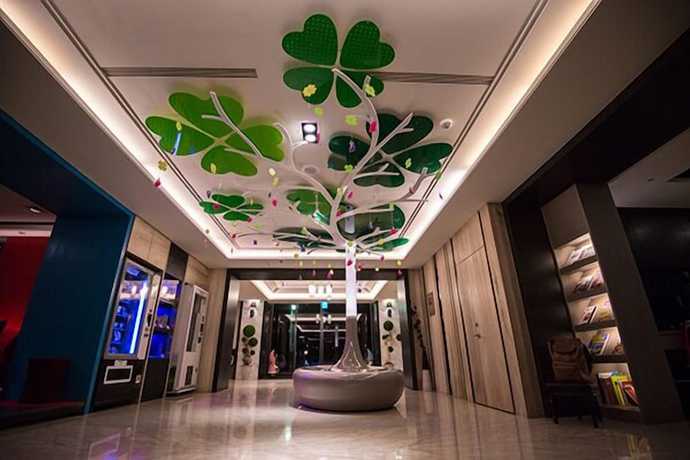Imagen de los interiores del Hotel Morn Sun. Foto 17
