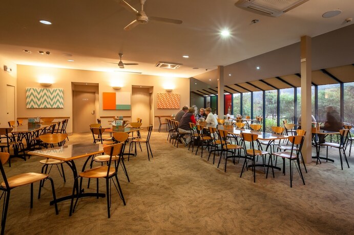 Imagen del bar/restaurante del Hotel Mornington Inn. Foto 15