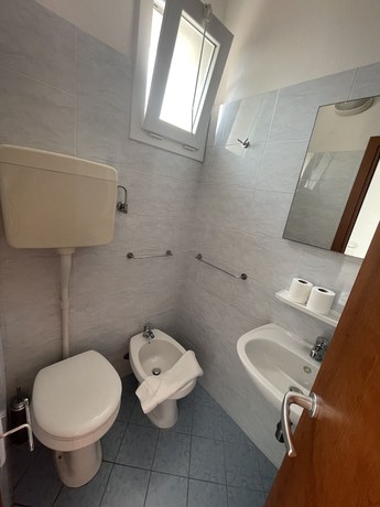 Imagen de la habitación del Hotel Moroni. Foto 2