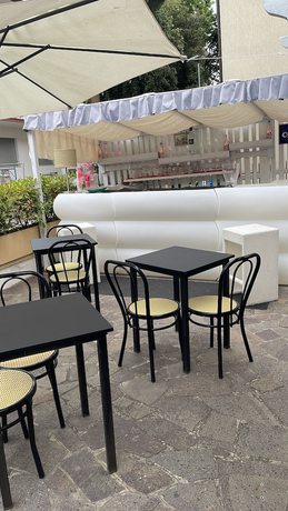 Imagen de los interiores del Hotel Moroni. Foto 11