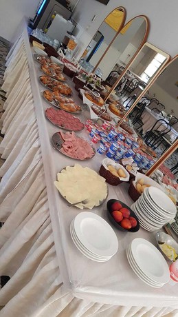 Imagen del bar/restaurante del Hotel Moroni. Foto 1