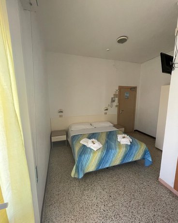 Imagen de la habitación del Hotel Moroni. Foto 4