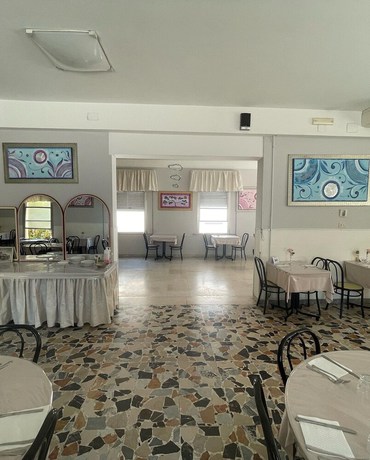 Imagen de los interiores del Hotel Moroni. Foto 20