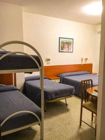 Imagen de la habitación del Hotel Morri, Riccione. Foto 3
