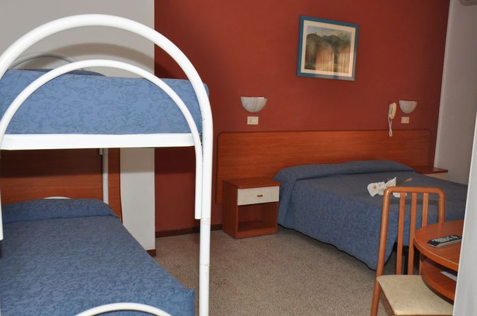 Imagen de la habitación del Hotel Morri, Riccione. Foto 12
