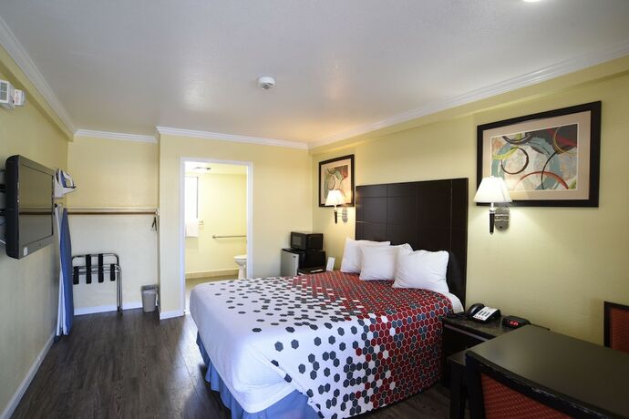 Imagen de la habitación del Hotel Morro Bay Beach Inn. Foto 5