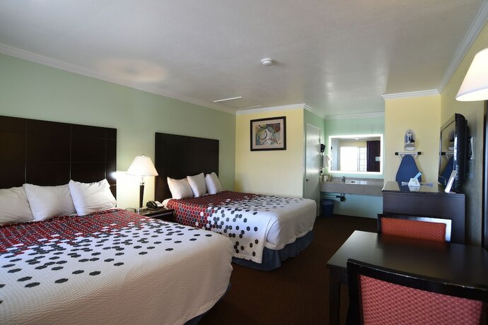 Imagen de la habitación del Hotel Morro Bay Beach Inn. Foto 7