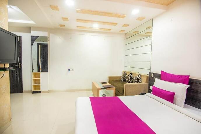 Imagen de la habitación del Hotel Morya Regency. Foto 24
