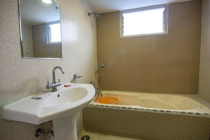Imagen de la habitación del Hotel Morya Regency. Foto 31