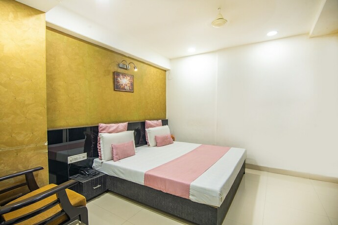 Imagen de la habitación del Hotel Morya Regency. Foto 32