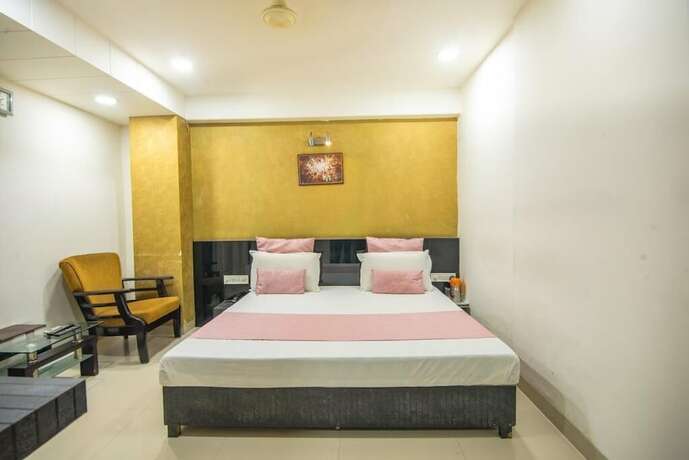 Imagen de la habitación del Hotel Morya Regency. Foto 34