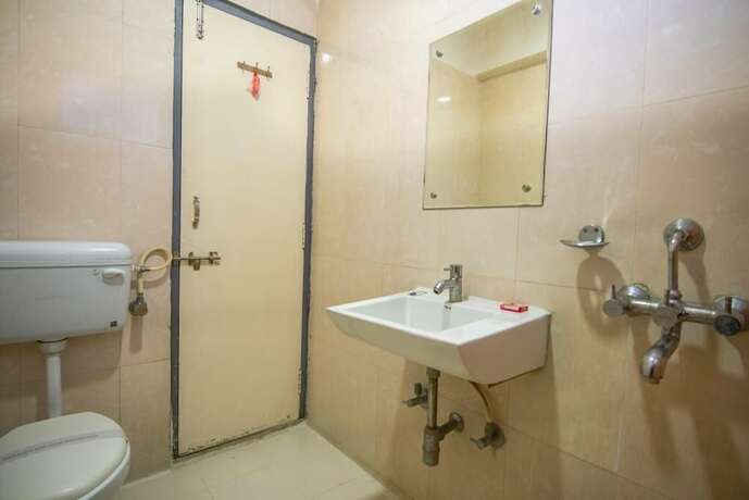 Imagen de la habitación del Hotel Morya Regency. Foto 35
