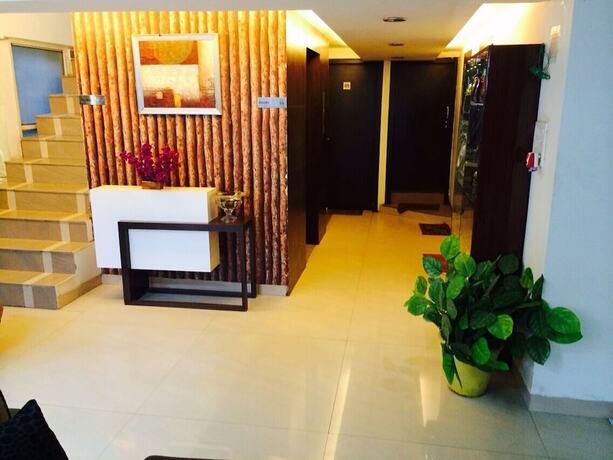 Imagen de los interiores del Hotel Morya Regency. Foto 39