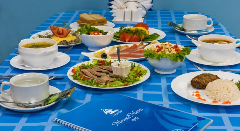 Imagen del bar/restaurante del Hotel Moryak. Foto 2