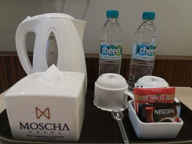 Imagen de la habitación del Hotel Moscha Surabaya City Center. Foto 15