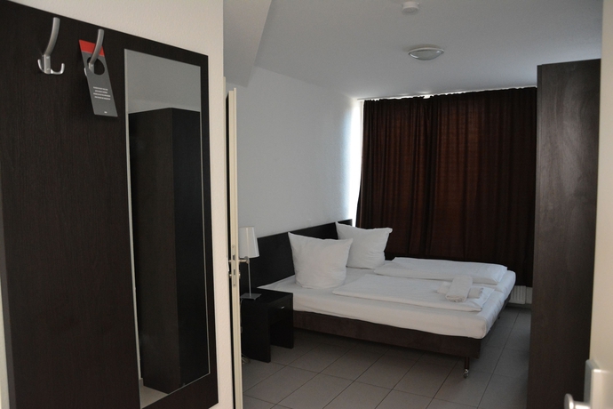 Imagen de la habitación del Hotel Mosel Frankfurt. Foto 8