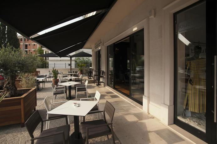 Imagen del bar/restaurante del Hotel Moskva, Budva. Foto 3