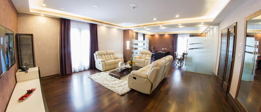 Imagen de los interiores del Hotel Mostar. Foto 15