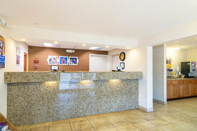 Imagen de los interiores del Hotel Motel 6 Alsip, IL. Foto 16