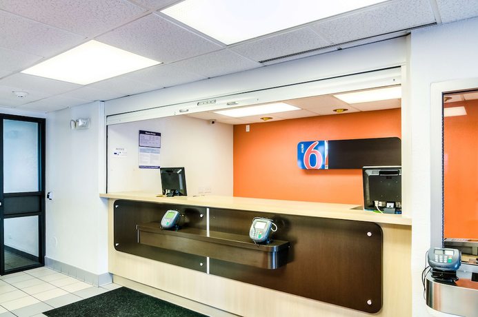 Imagen de los interiores del Hotel Motel 6 Arlington Heights, IL - Chicago North Central. Foto 20