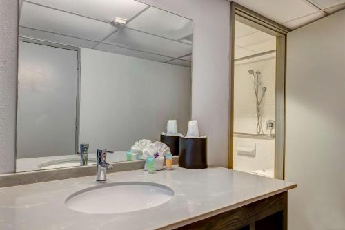 Imagen de la habitación del Hotel Motel 6 Arlington TX Entertainment District. Foto 20