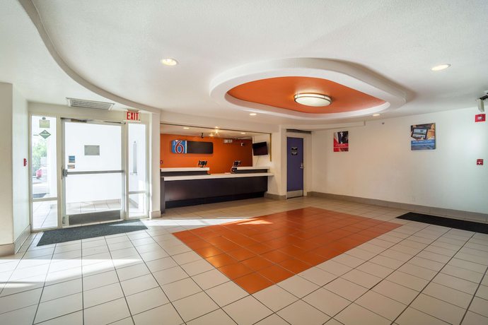 Imagen de los interiores del Hotel Motel 6 Augusta, GA. Foto 19