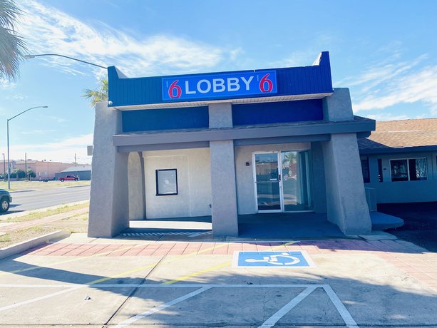 Imagen de los interiores del Hotel Motel 6 Bullhead City, AZ. Foto 15