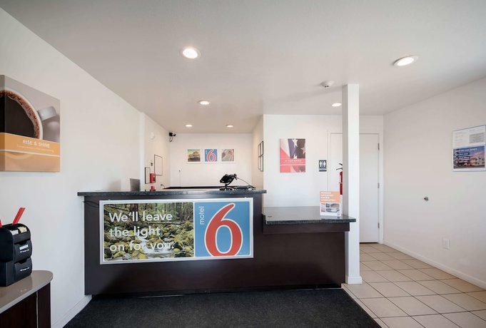 Imagen de los interiores del Hotel Motel 6 Burlington, WA. Foto 17