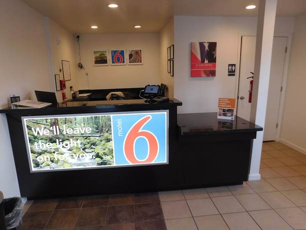 Imagen de los interiores del Hotel Motel 6 Burlington, WA. Foto 20
