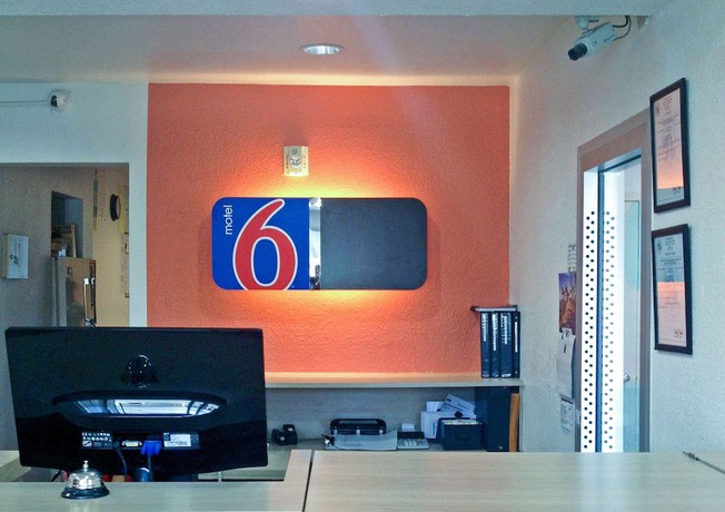 Imagen de los interiores del Hotel Motel 6 Carson City, NV. Foto 17