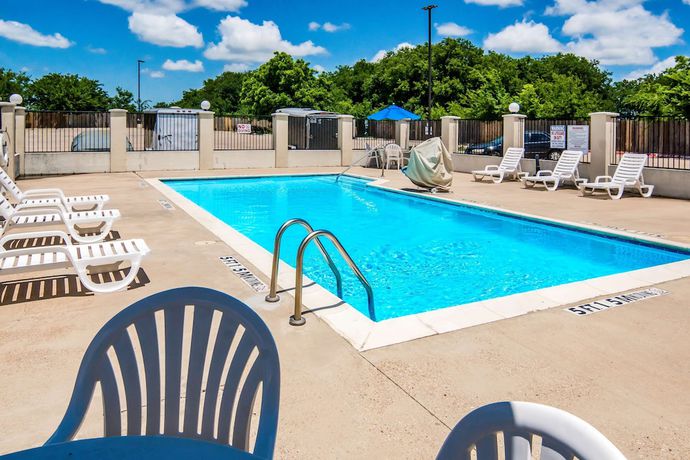 Imagen de la piscina del Hotel Motel 6 Cleburne, Tx. Foto 20