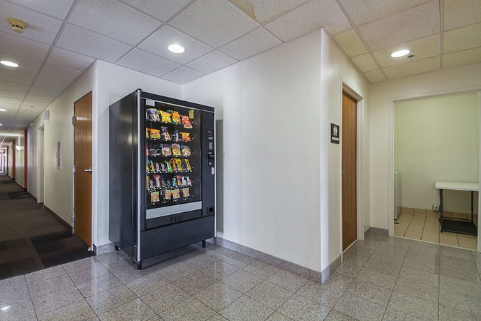 Imagen de los interiores del Hotel Motel 6 Dallas - Irving DFW Airport South. Foto 16