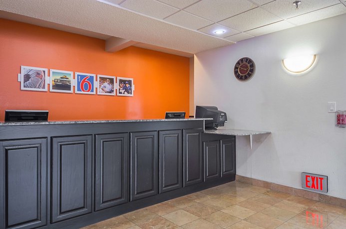Imagen de los interiores del Hotel Motel 6 Dallas - Irving DFW Airport South. Foto 18