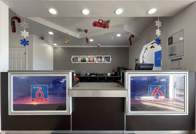 Imagen de los interiores del Hotel Motel 6 Englewood, Fl. Foto 20