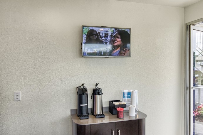 Imagen de los interiores del Hotel Motel 6 Everett, WA - South. Foto 20