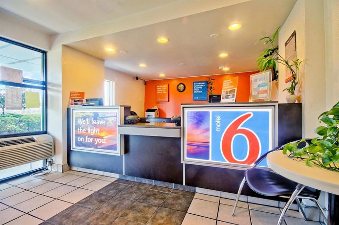 Imagen de los interiores del Hotel Motel 6 Fort Lauderdale, FL. Foto 16