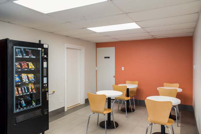 Imagen de los interiores del Hotel Motel 6 Fort St. John, Bc. Foto 19