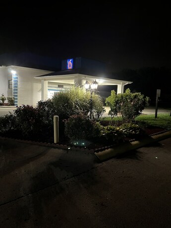Imagen general del Hotel Motel 6 Franklin, Oh. Foto 14