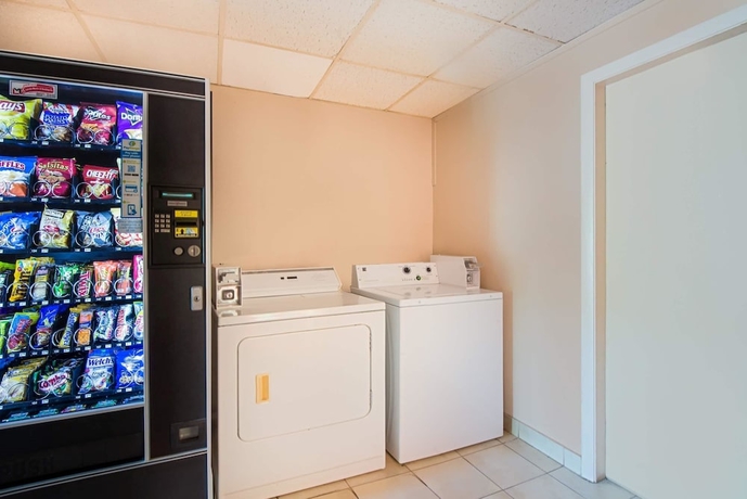 Imagen de los interiores del Hotel Motel 6 Fremont, OH. Foto 10