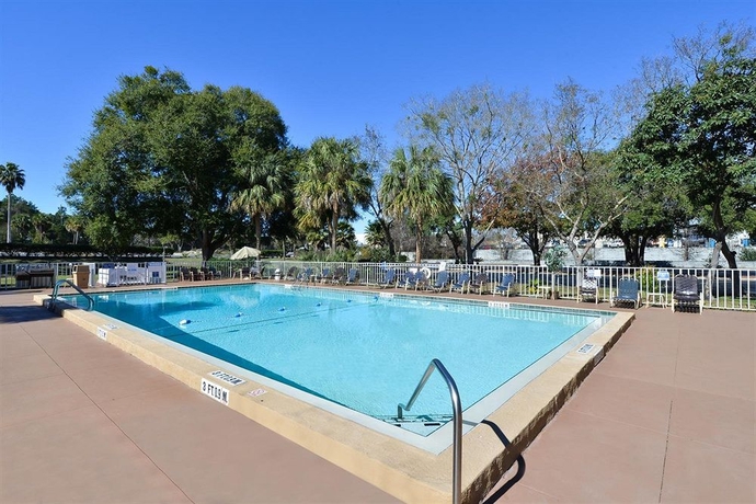 Imagen de la piscina del Hotel Motel 6 Gainesville, Fl. Foto 15