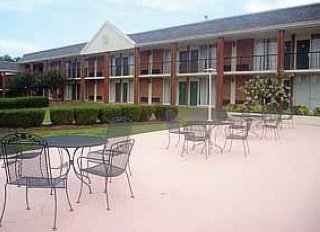 Imagen general del Hotel Motel 6 Governors House. Foto 1
