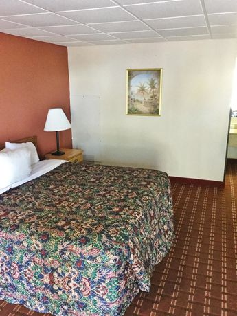 Imagen de la piscina del Hotel Motel 6 Greenville, Nc &ndash; Ecu-medical Center. Foto 6