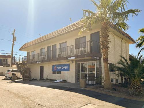 Imagen general del Hotel Motel 6 Henderson NV. Foto 1